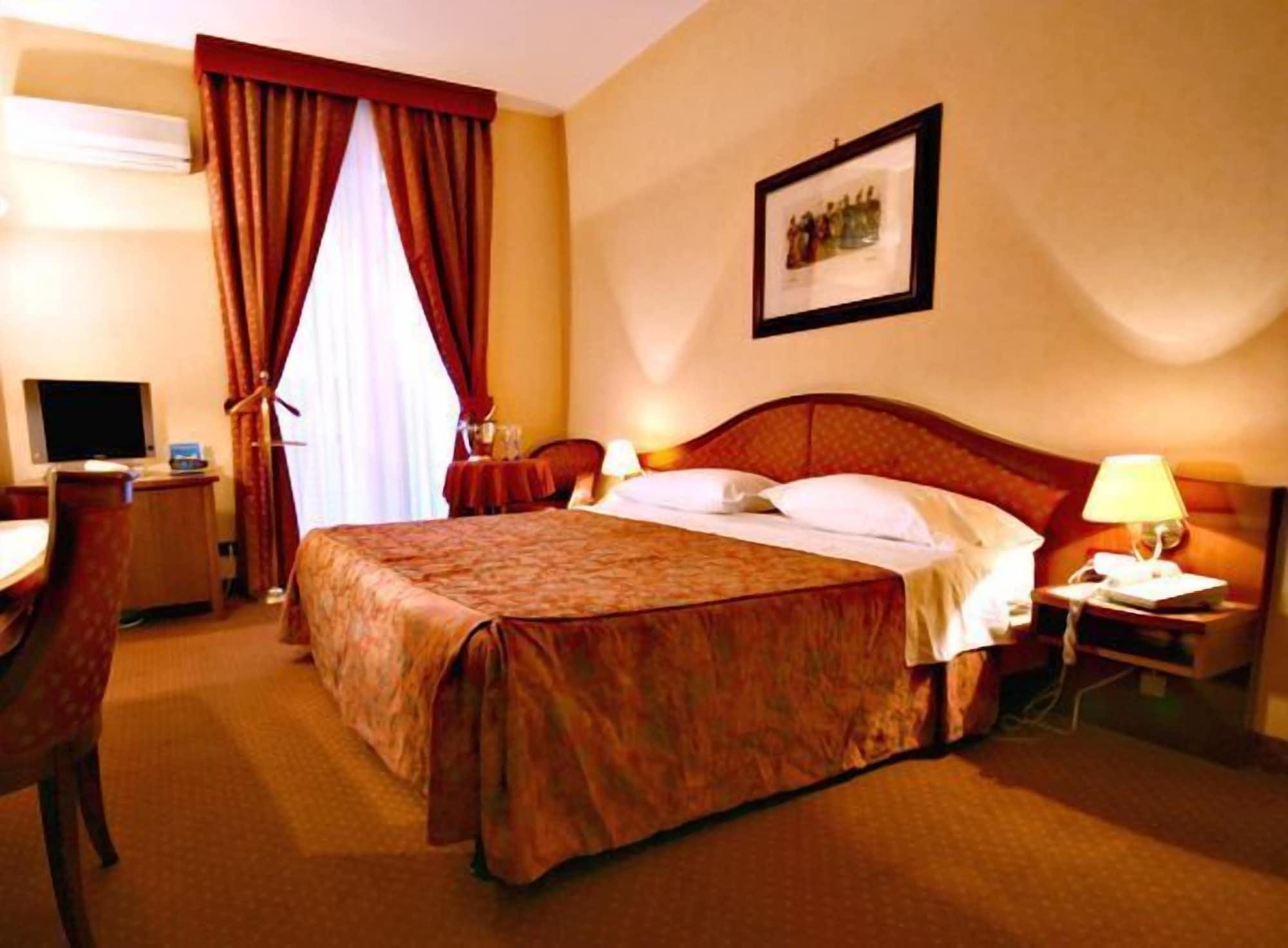 Massimo Plaza 4*