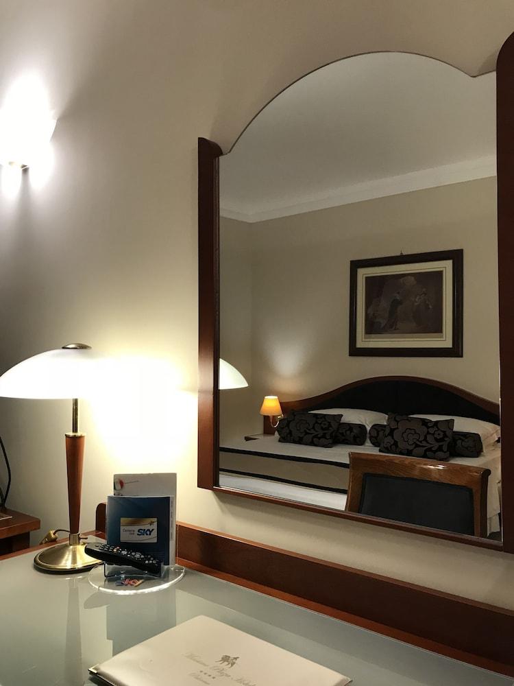 Massimo Plaza Hotel