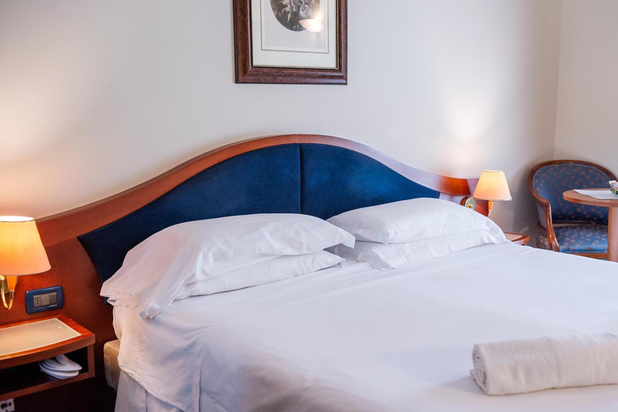 Massimo Plaza Hotel 4*
